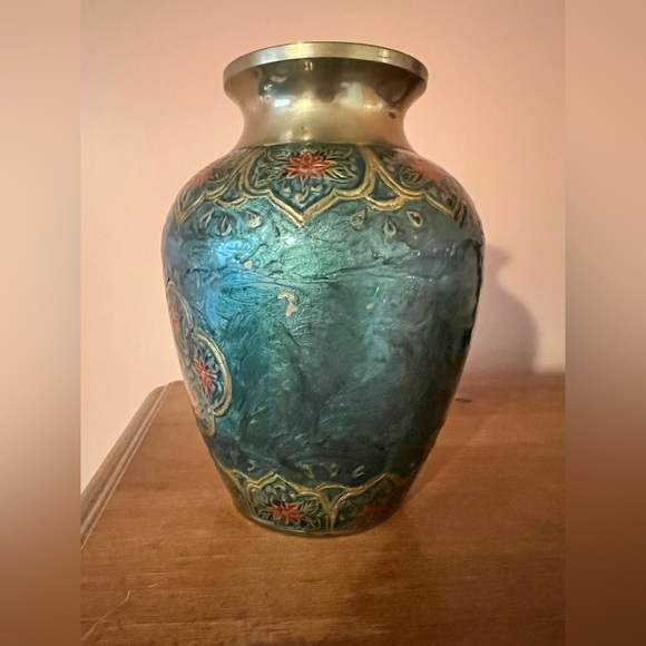 Green Floral Vase - Picture 2 of 7